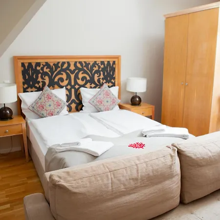 Altes Faehrhaus מלון 4*